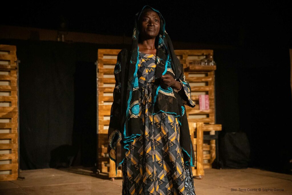 Terre Ceinte - Terre bannie - Pièce de théâtre 4 TERRE CEINTE – GEBANNTES LAND