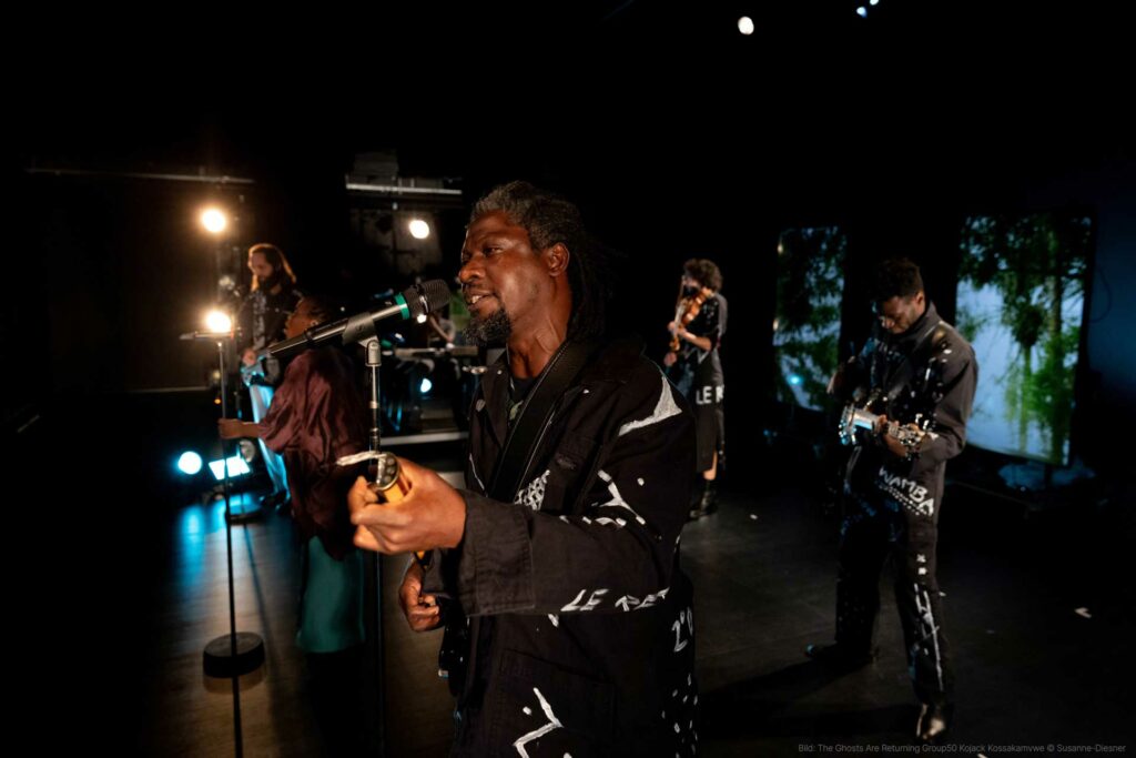 The Ghosts are Returning - Musique - Théâtre 2 The Ghosts are Returning